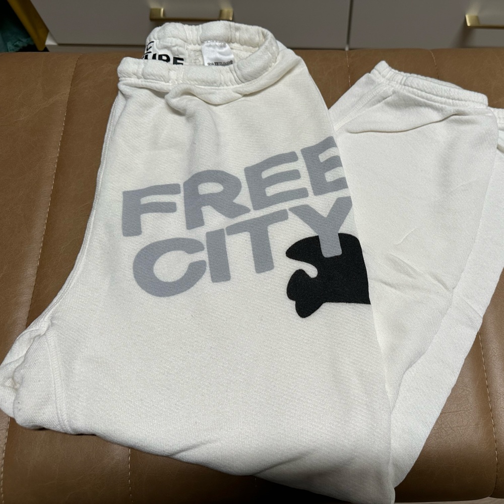 FREECITY White Sweatpant